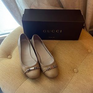 Authentic GUCCI FLATS Sand (Tan) sz 36